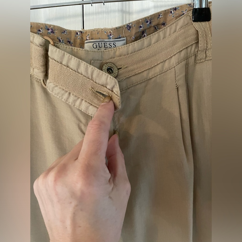 Guess tan lightweight pants size 32